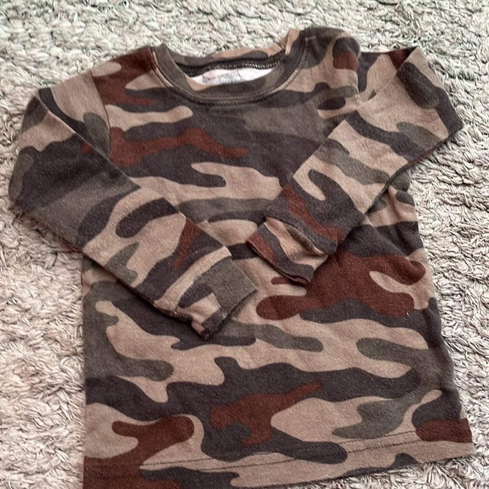 5 pc bundle- 24mo/2t clothes!! - Picture 10 of 11